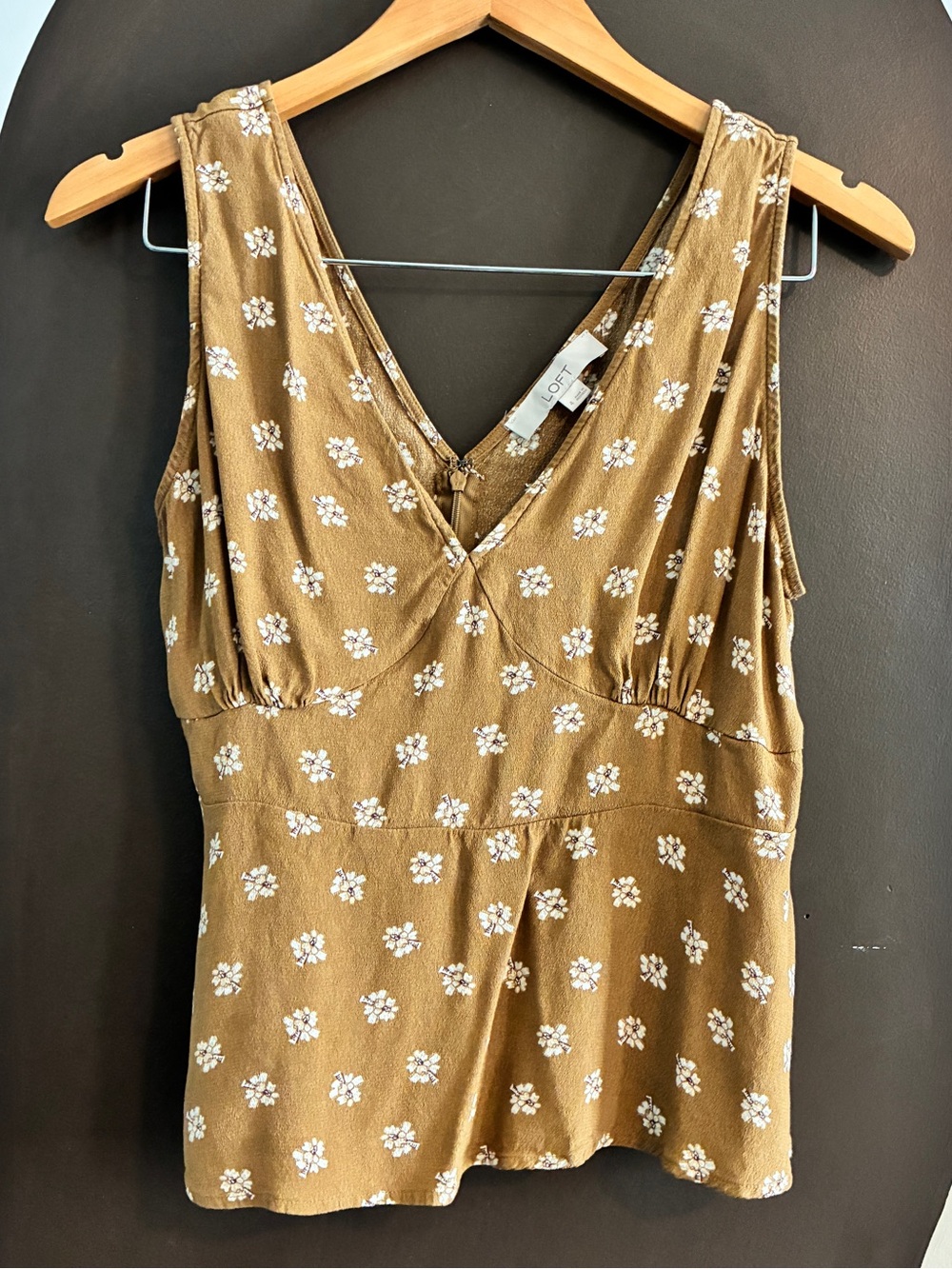 LOFT Brown Floral V-Neck Sleeveless Peplum Blouse Top size 4